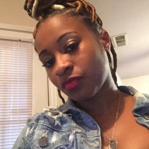 Meet your Posher, Jasmin